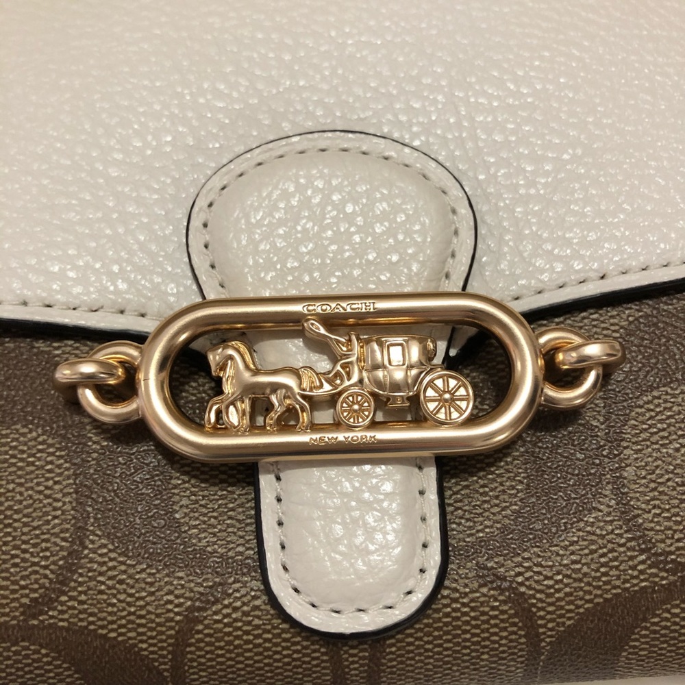 🏇🏻Coach Chain Crossbody in Signature Canvas🧡